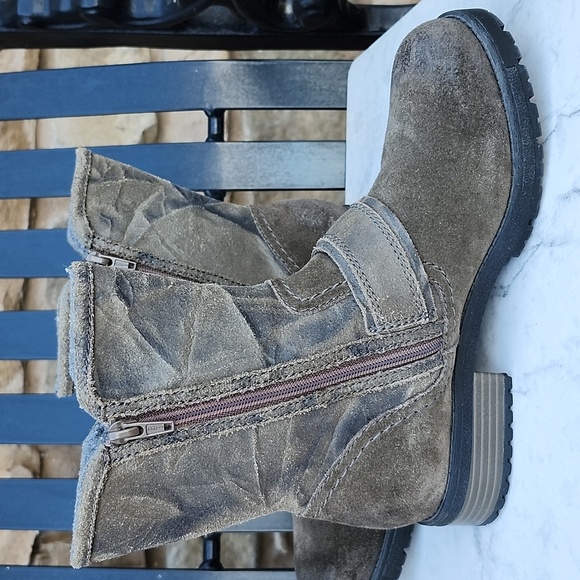 CLARKS FARALYN RISE LEATHER BOOTS - Picture 6 of 11